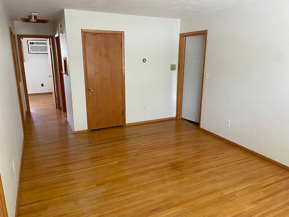 1st image of 904 18th St S #1