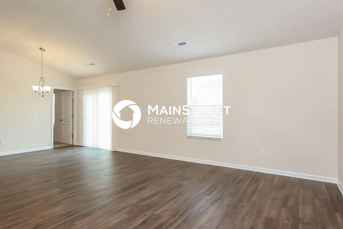 Living Room - 118 Pillow Ln