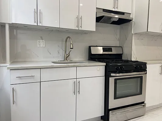 Rented by Compass | media 22