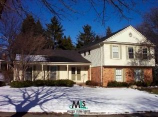 901 E Hemlock Dr, Rochester, MI 48307
