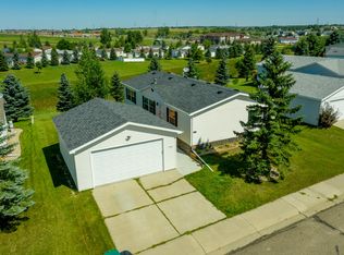 1726 N Valley Loop, Bismarck, ND 58503