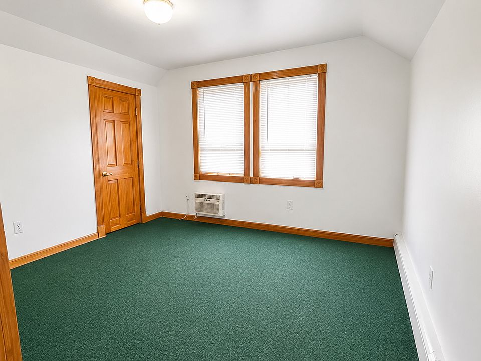 1st image of 38 Sylvan St Floor 2