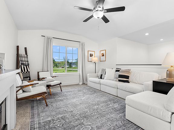 4th image of 2115 Westfield Ln