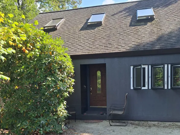 16 Torrey Road, Nashua, NH 03063-2507