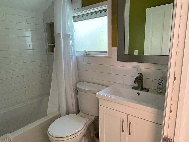 212 Traverse St — Photo 17