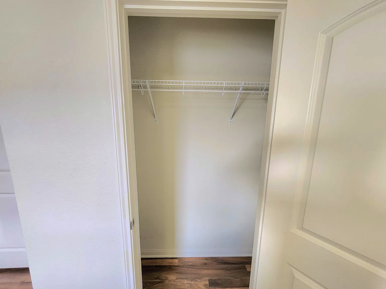 4 bed, 2.5 bath, 2400 sqft, $910 — Photo 4