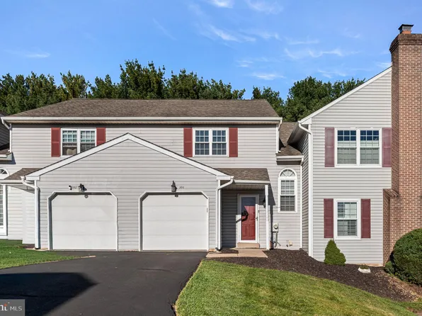 301 Essex Ct, Lansdale, PA 19446