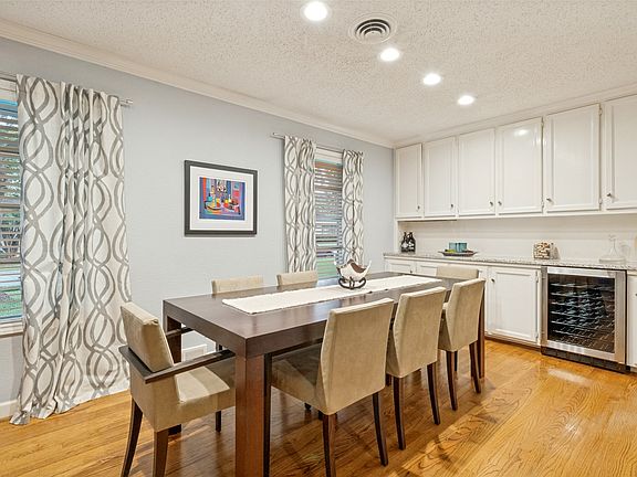 2nd image of 10615 Longmeadow Dr