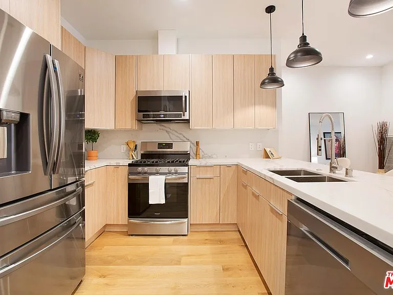 418 N Stanley Ave #420 — Photo 19