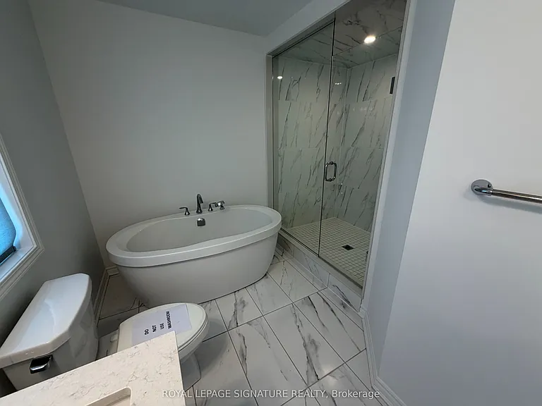 1392 William Halton Pkwy W — Photo 29