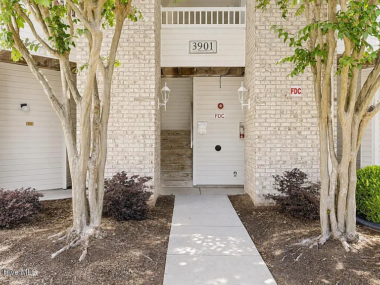 3901 Botsford Ct #101 — Photo 1