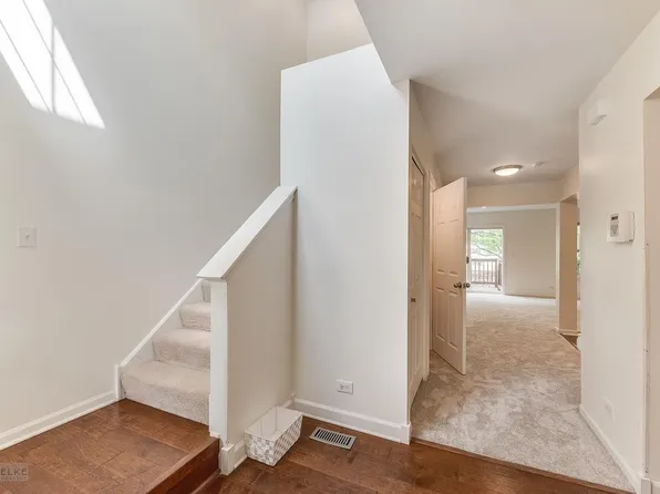 3220 Cool Springs Ct, Naperville, IL 60564