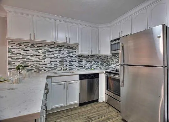 The Luxe Apartments — Photo 15