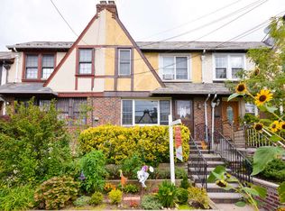 6797 Clyde St, Forest Hills, NY 11375