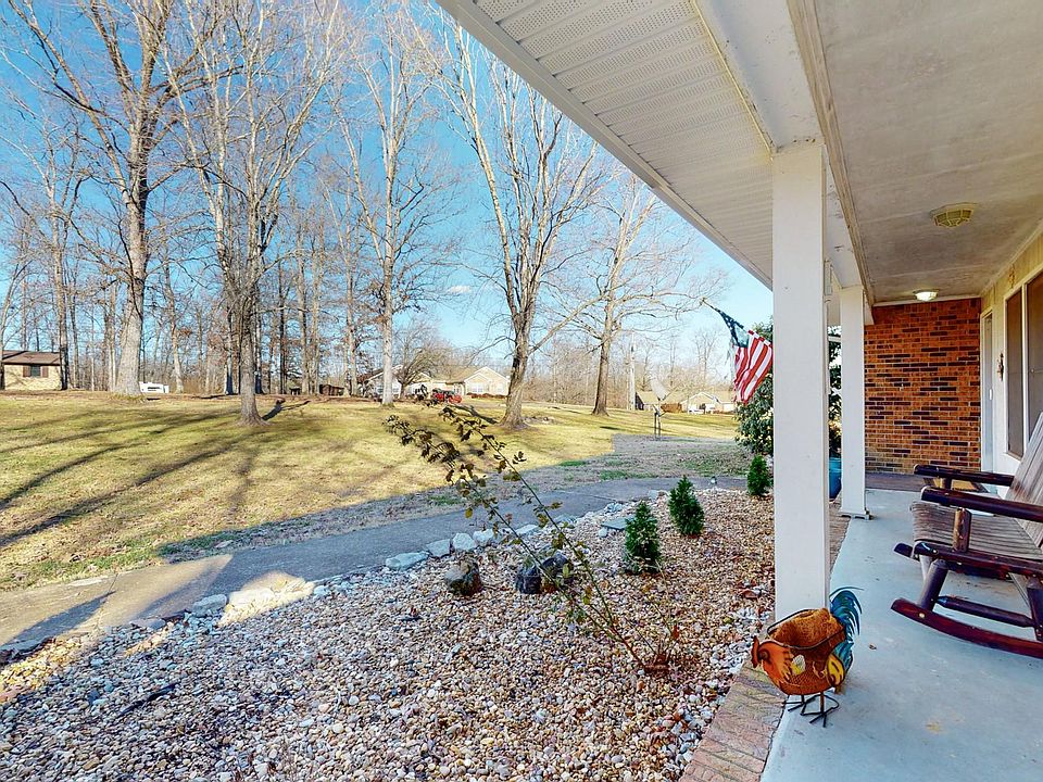 1st image of 1216 N Oak Dr