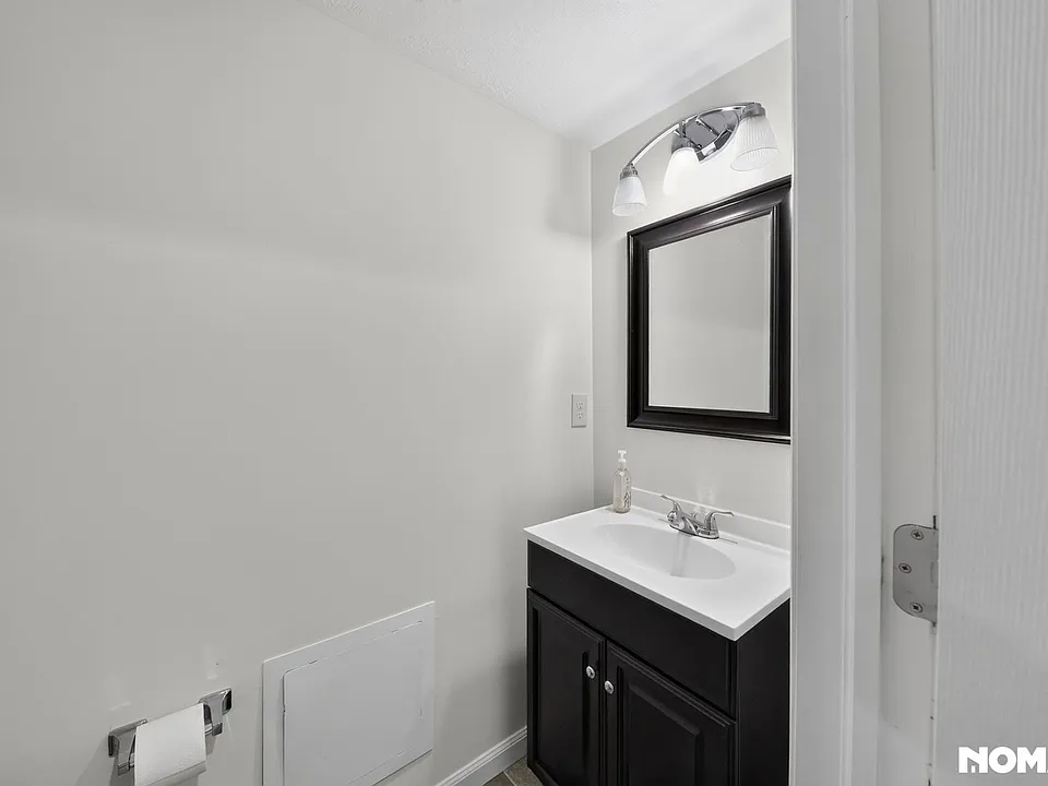 4290 Hunting Hawk Dr