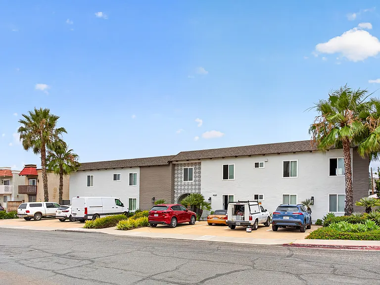 Casa Grande Apartments — Photo 10