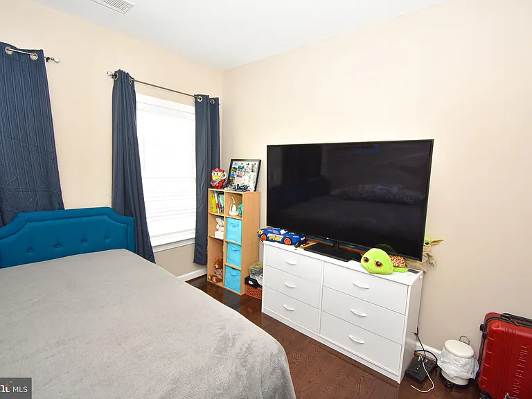 21268 Park Grove Ter — Photo 33
