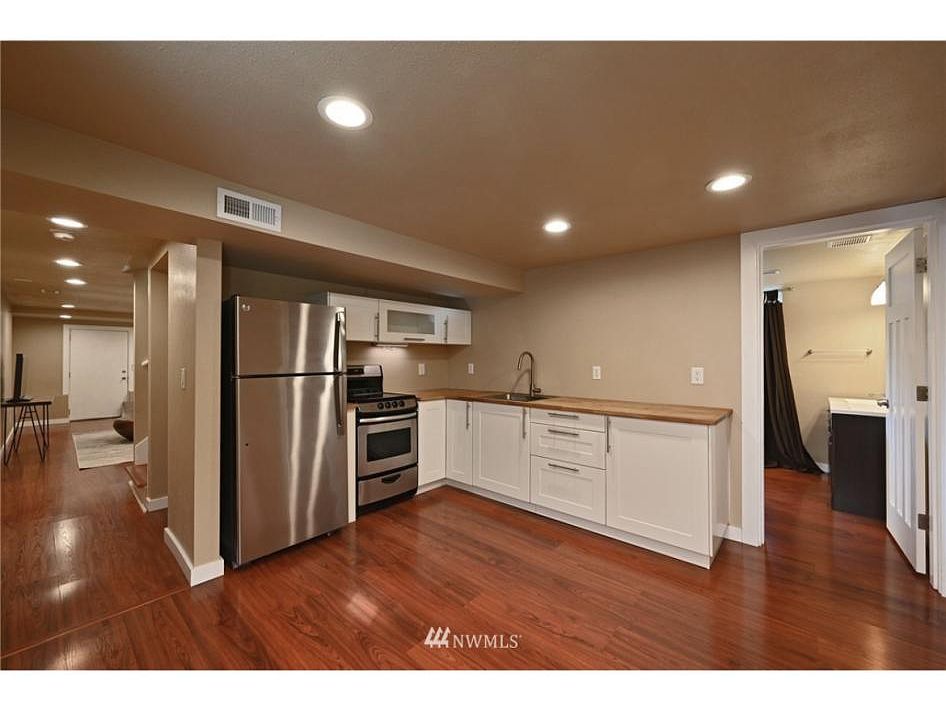 2nd image of 4425 26th St