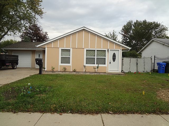 1st image of 131 Hickory Dr