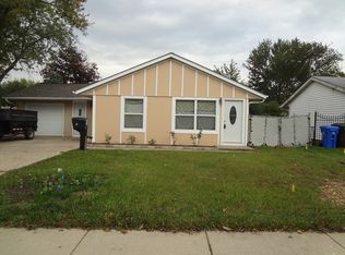 131 Hickory Dr, Carpentersville, IL 60110