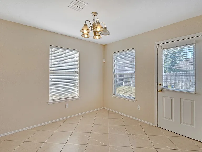 1029 Magnolia Ln — Photo 11