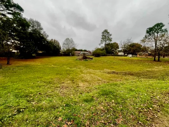1410 Center St, Grand Saline, TX 75140