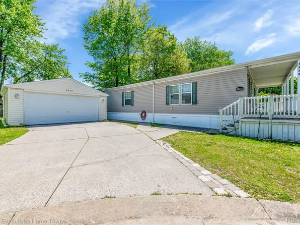 1822 Elizabeth Ter, Madison Heights, MI 48071