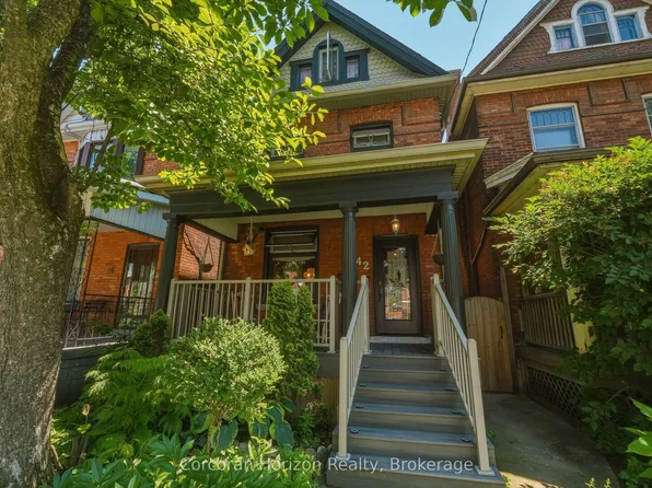 42 Nightingale St, Hamilton, ON L8L 1R8