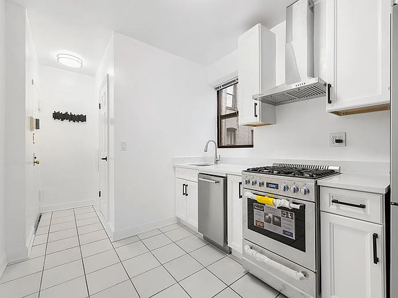 2nd image of 214 E 82nd St APT 21