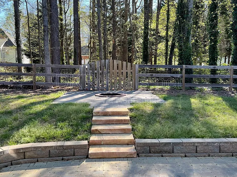 416 Carmain Ln NW — Photo 45
