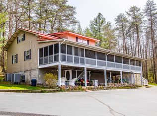 9769 Chestnut Hill Rd, Crossville, TN 38571