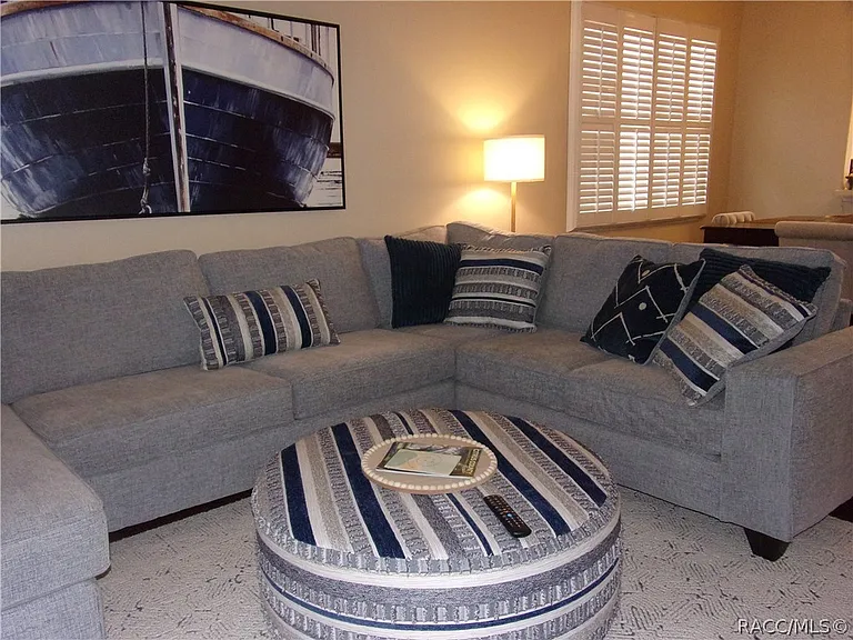 877 W Silver Meadow Loop — Photo 9