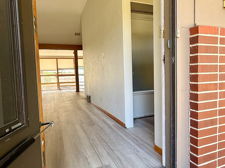 503 Hessel Blvd — Photo 70