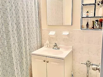 Rented by Century 21 Premier 