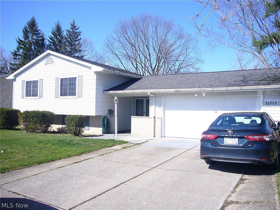 1st image of 32753 Arlesford Dr