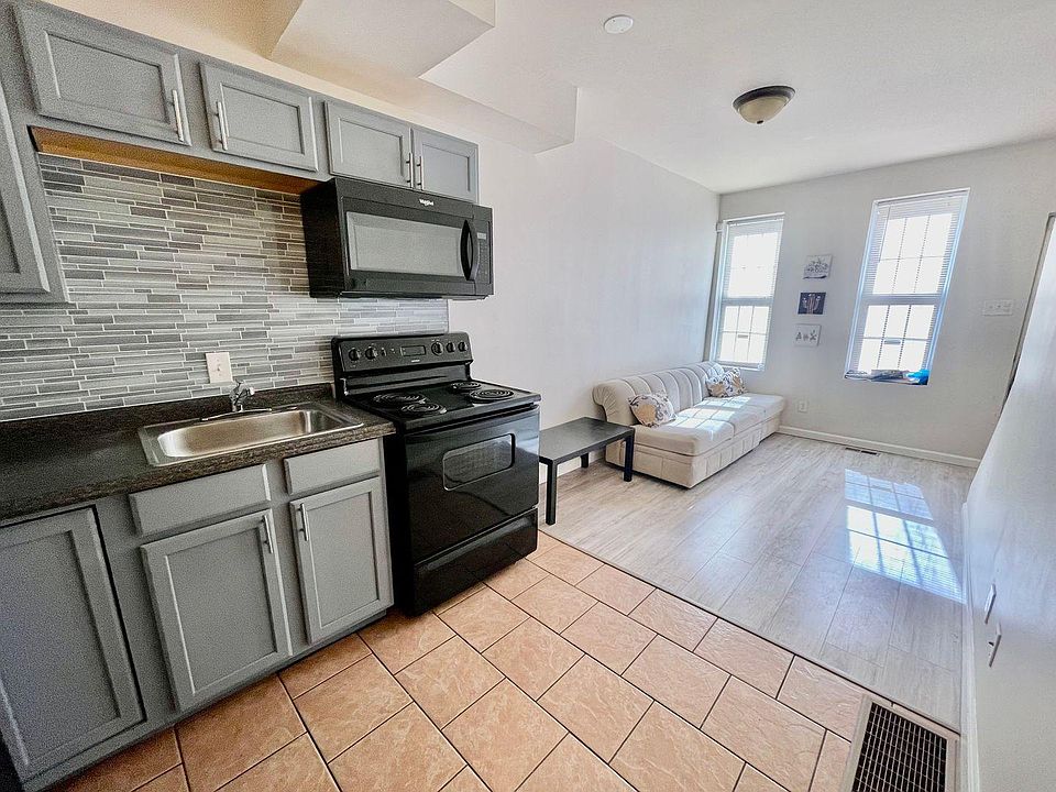 1st image of 1920 N Darien St #O