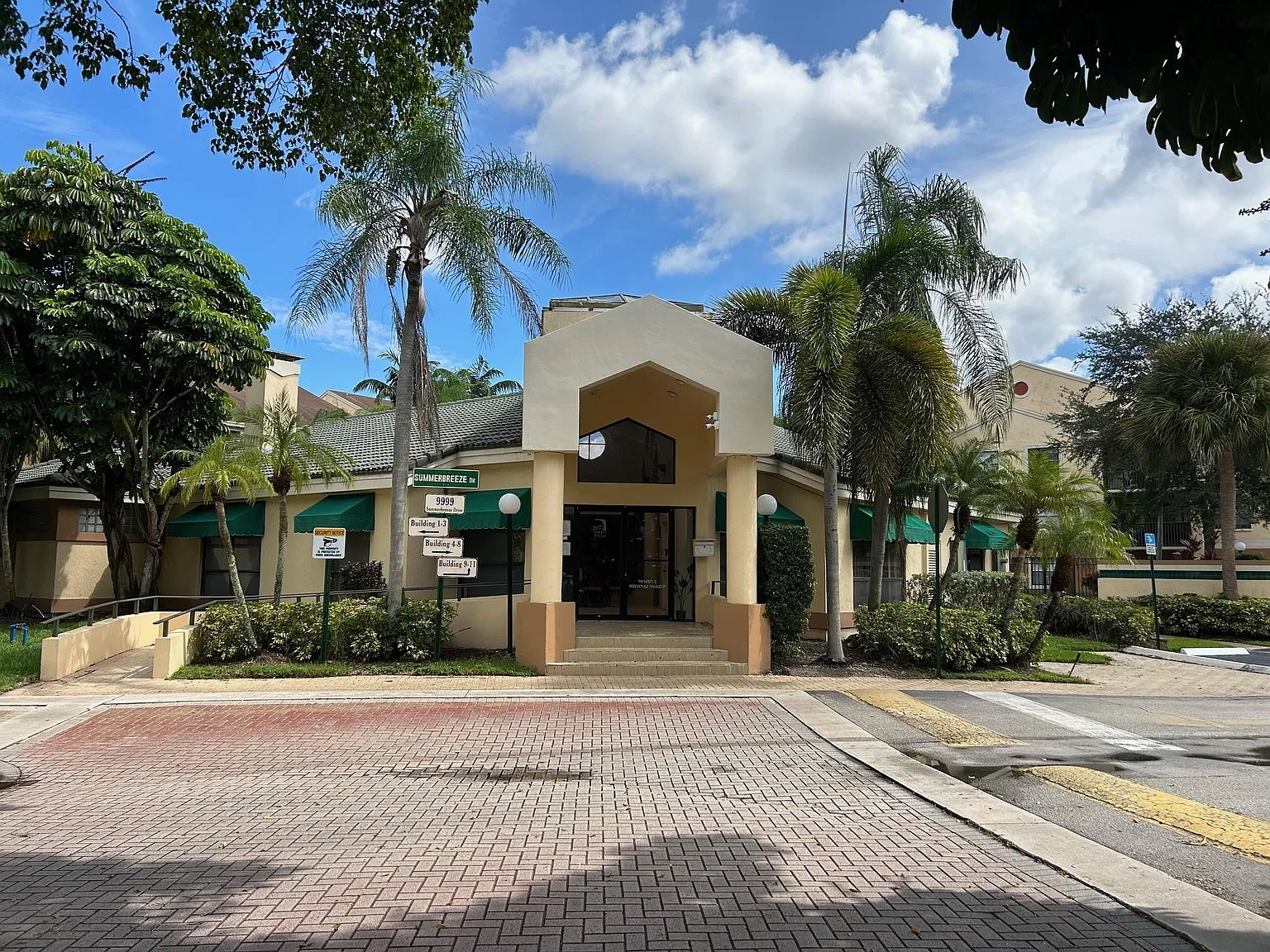 2 bed, 2.0 bath, 1024 sqft, $2,150 — Photo 3