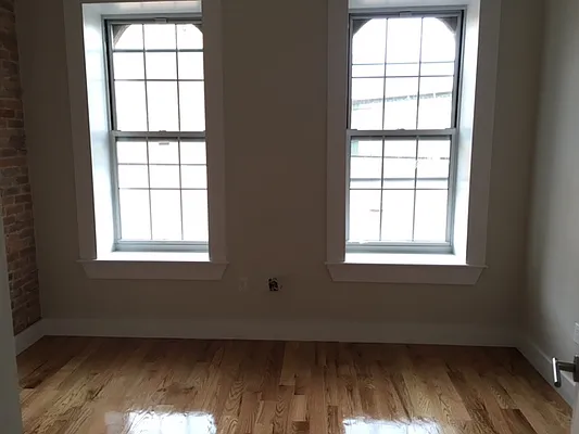 Rented by Premier Metro Realty Corp | media 19