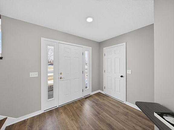 2nd image of 203 10th Ave SE