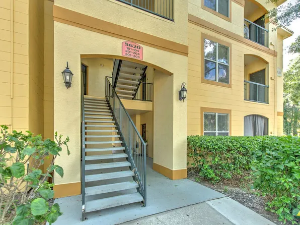 5620 Pinnacle Heights Cir APT 303, Tampa, FL 33624