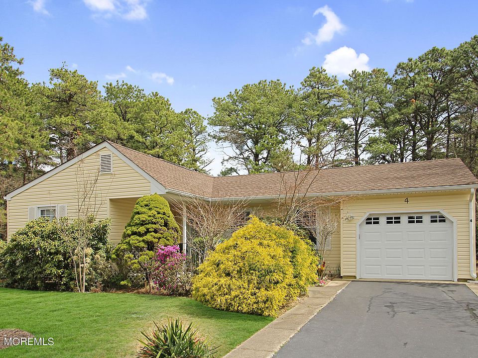 1st image of 4 Ashmont Court