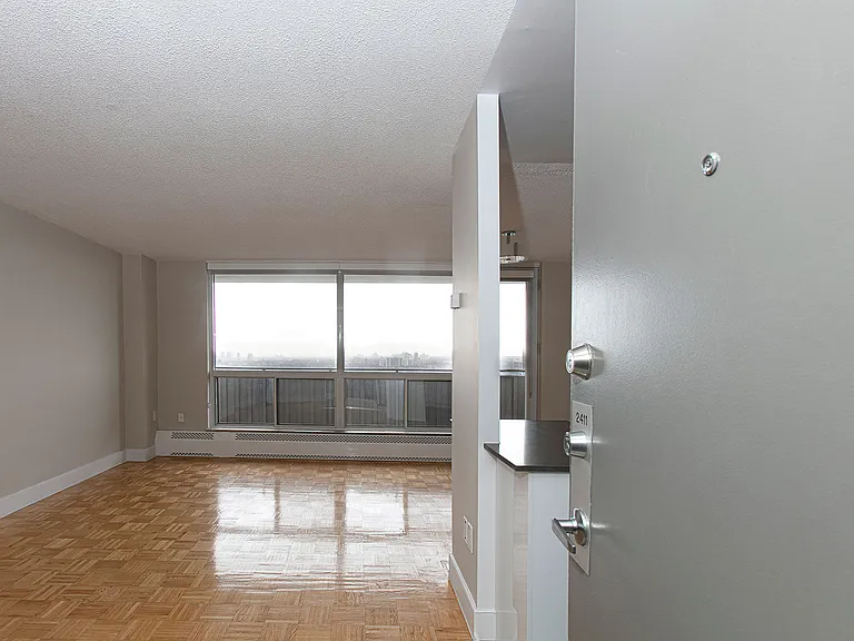 666 Spadina Ave — Photo 29