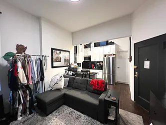 Rented by KNOCKKNOCK LLC