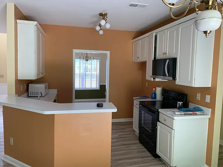 382 Silverthorn Dr NW — Photo 5