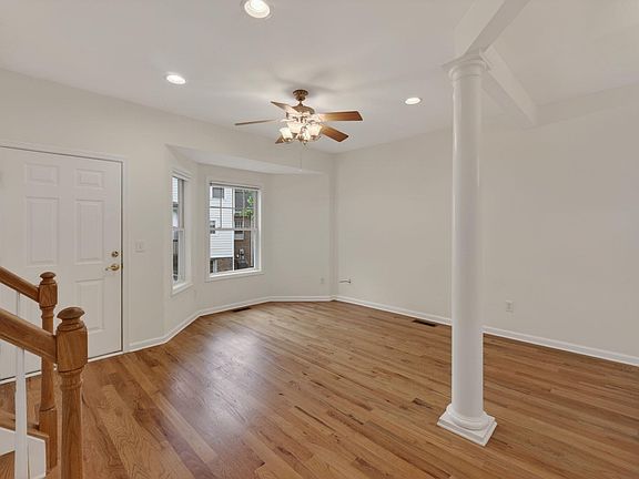3rd image of 115 Old Fifth Cir