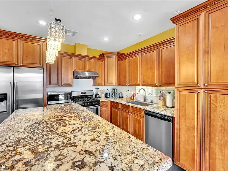 9677 Casper Peak Ct — Photo 13