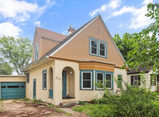 821 Maple Ter, Madison, WI 53705