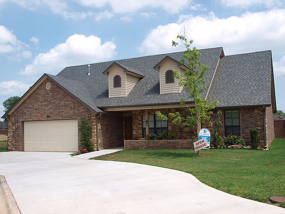 4th image of 2323 Troon Cir