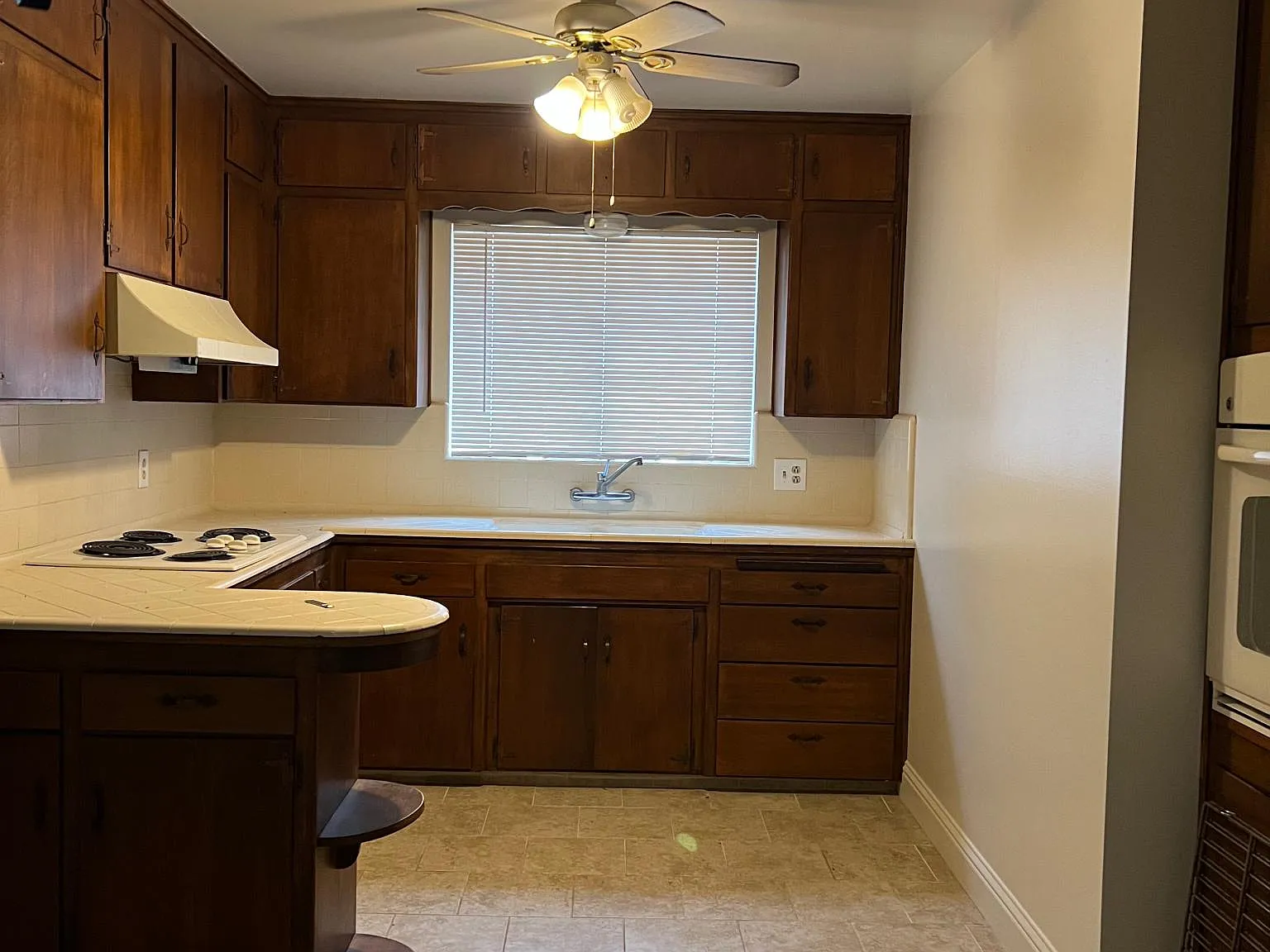 671 E San Carlos Ave — Photo 4